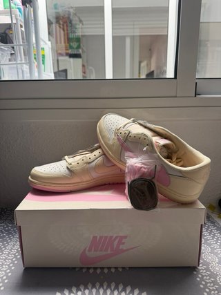 Air Jordan 1 Retro Low x Travis Scott Shy Pink