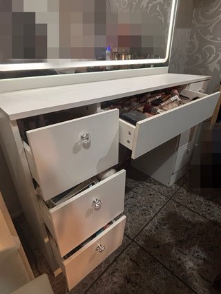 Tocador con espejo y luz LED
