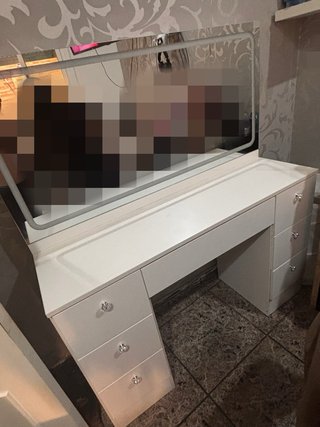 Tocador con espejo y luz LED