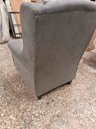 Sillón de tela gris