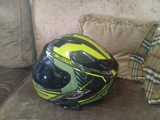 Casco de moto deportivo