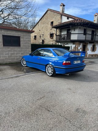 BMW 318is coupe