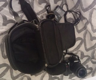 Cámara Nikon con accesorios