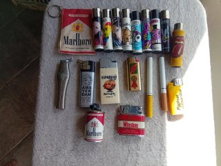 Lote de mecheros Clipper y otros