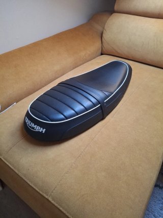 Asiento Triumph Scrambler Bonneville Negro