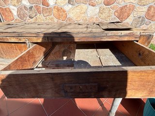 Scrivania antica in legno centenaria