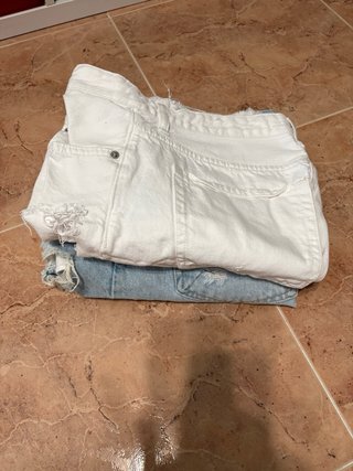 Pantalones cortos vaqueros Bershka desgastados