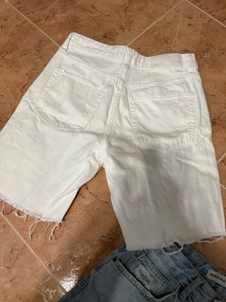 Pantalones cortos vaqueros Bershka desgastados