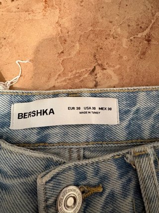 Pantalones cortos vaqueros Bershka desgastados