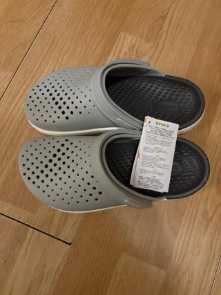 Crocs Gris Talla 37