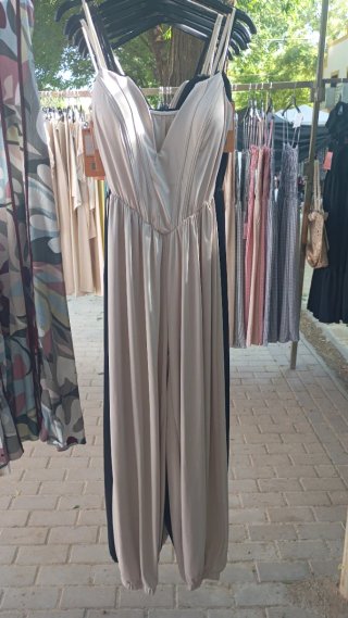 Mono beige tirantes color beis y negro