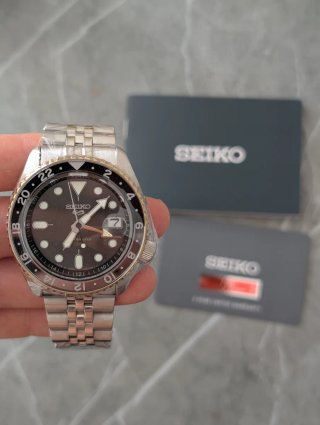 Seiko 5 Sports SSK021K1 GMT Nuevo con Plásticos