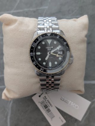 Seiko 5 Sports SSK021K1 GMT Nuevo con Plásticos