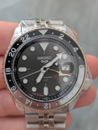 Seiko 5 Sports SSK021K1 GMT Nuevo con Plásticos