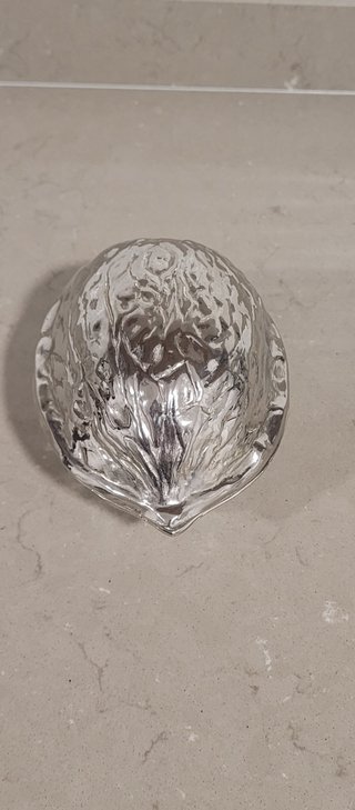 Cascanueces vintage metal plateado