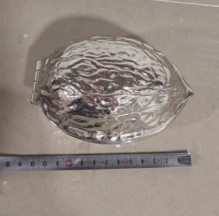 Cascanueces vintage metal plateado