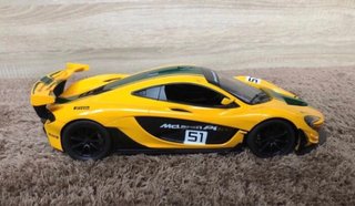 Coche teledirigido McLaren P1 GTR amarillo