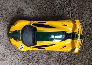 Coche teledirigido McLaren P1 GTR amarillo