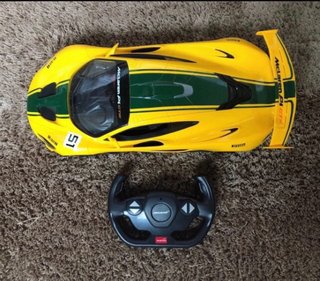 Coche teledirigido McLaren P1 GTR amarillo