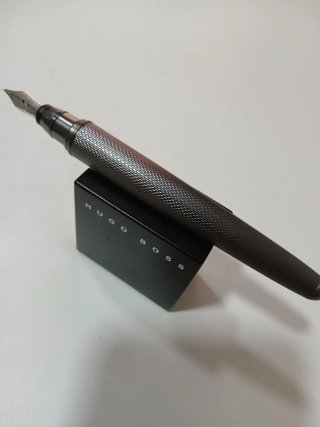 Pluma Estilográfica Hugo Boss Cromo y Marrón