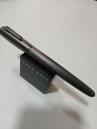 Pluma Estilográfica Hugo Boss Cromo y Marrón