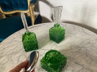 Juego tocador vintage verde cristal