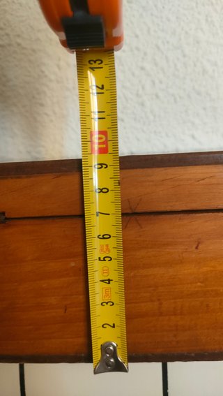 Caja de madera antigua con cerradura