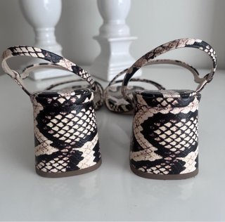 Sandalias Zara efecto pitón