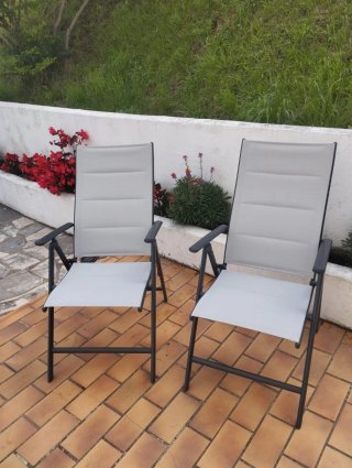 Una silla plegable aluminio, precio 30 €
