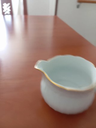 Salsera Santa Clara Porcelana Dorada