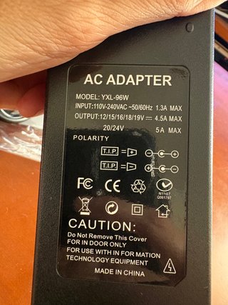 Adaptador de corriente universal