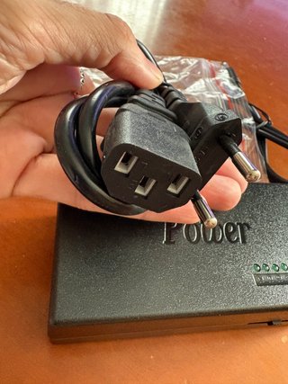 Adaptador de corriente universal