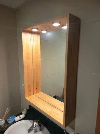 Encimera de baño y lavabo, y mueble de madera y mi