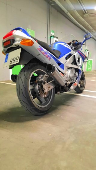 KAWASAKI ZZR 600