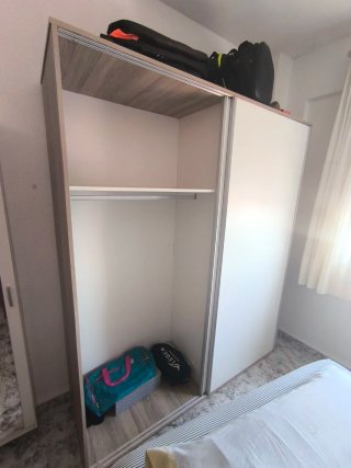 Armario blanco de gran capacidad