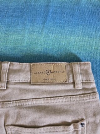 Bermuda Álvaro Montero Talla 42 Beige