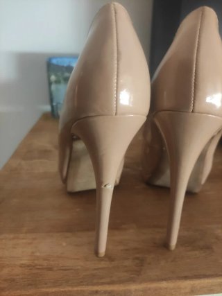 Zapatos de tacón Bershka beige