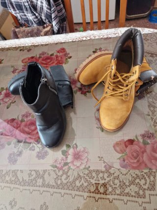 2 Pares Botas Talla 38 por 5 euros