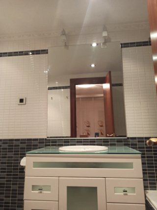 Mueble de baño con espejo
