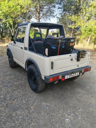 Suzuki Samurai 1990