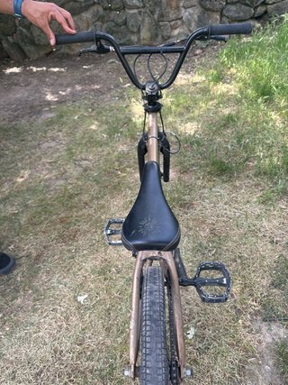 Bicicleta BMX color marrón