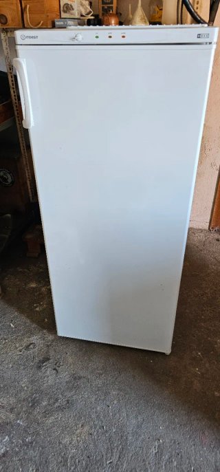 Congelador Indesit con 6 cajones