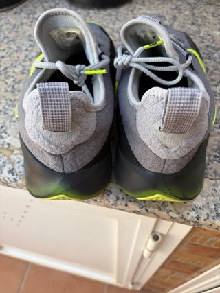 Zapatillas Nike Lebron TR1 Gris/Amarillo