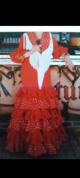 Vestido de gitana rojo y con lunares blancos