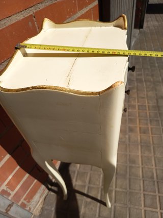 Mesita Auxiliar Francesa Blanca y Dorada