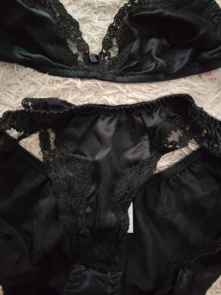 Conjunto lencería seda negro