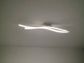 Lámpara LED moderna blanca