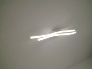 Lámpara LED moderna blanca