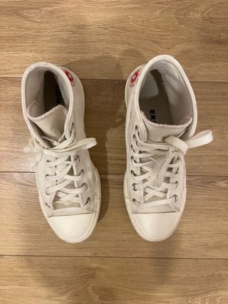 Converse Edición Especial Bordada