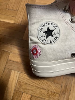 Converse Edición Especial Bordada
